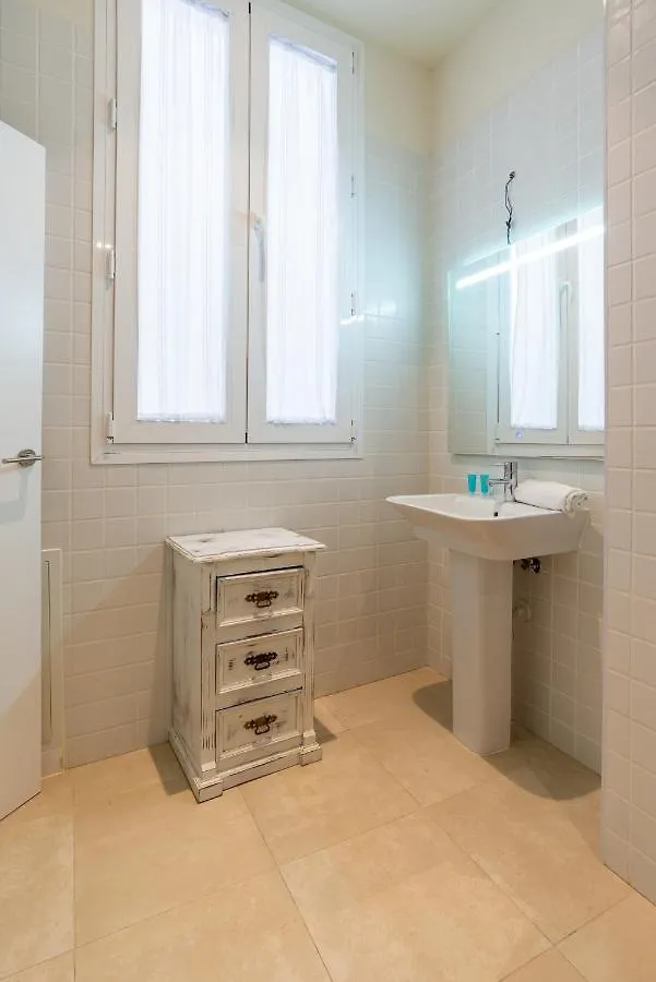 Urbe 10 Carreteria 1 Bedroom Apartment Malaga Spain